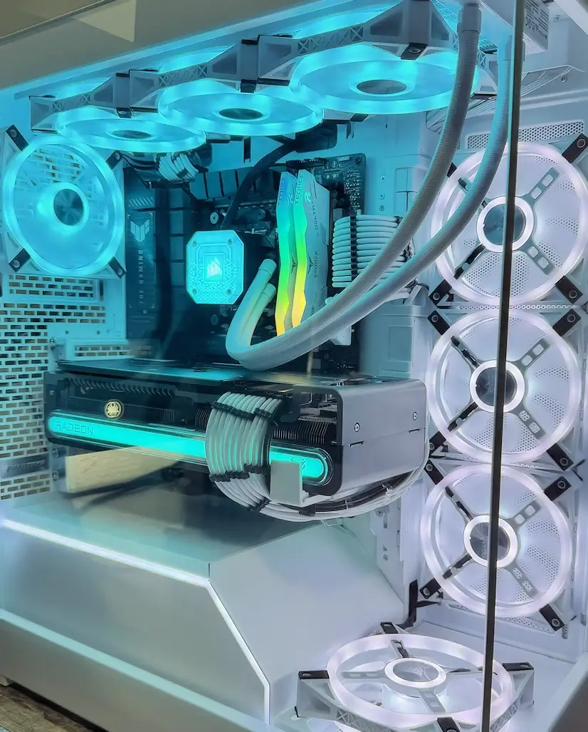 Montaje Gaming PC Phanteks El Plantío Moncloa-Aravaca Montaje Gaming PC Phanteks El Plantío Moncloa-Aravaca